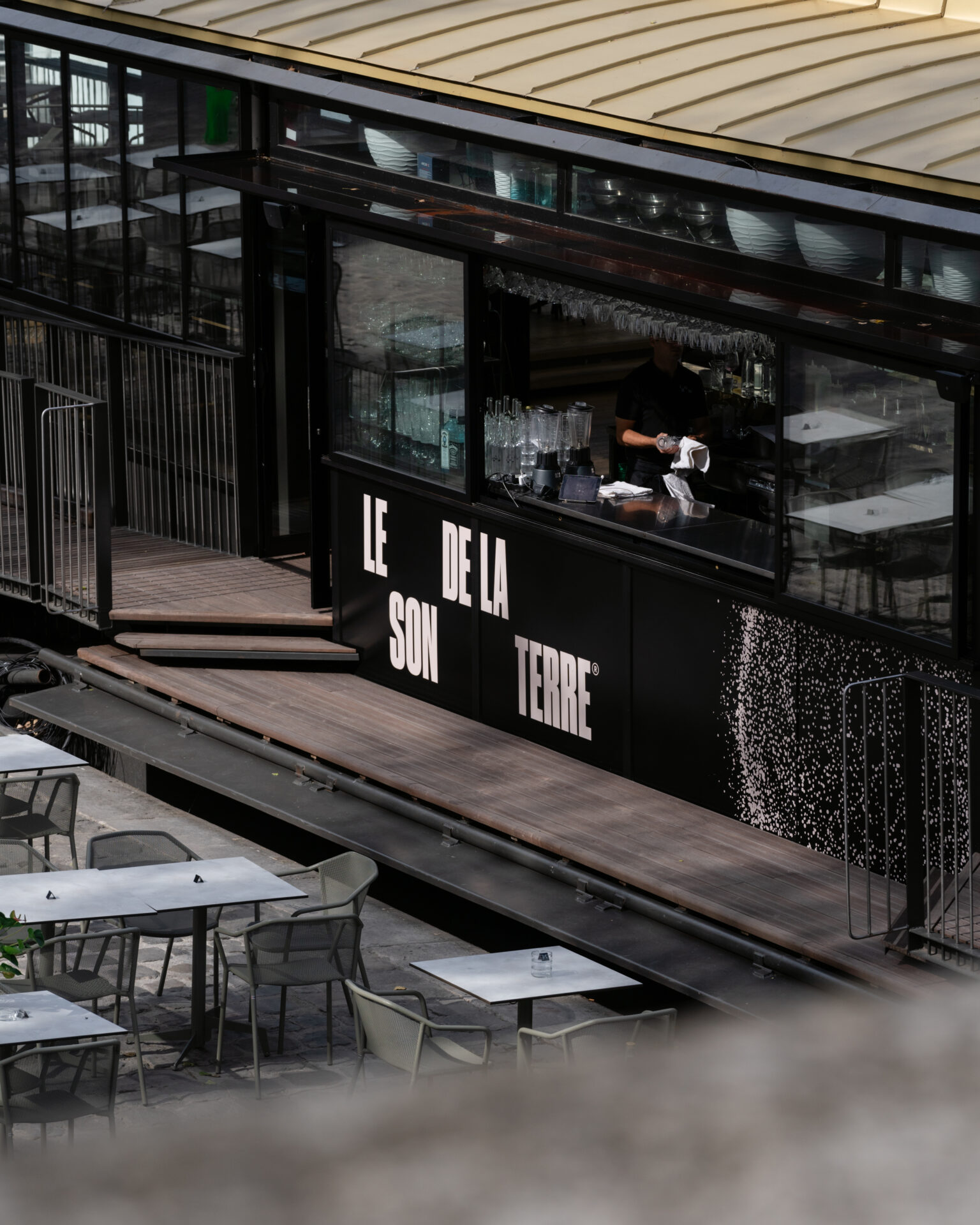 La terrasse du Son de la Terre, à Paris